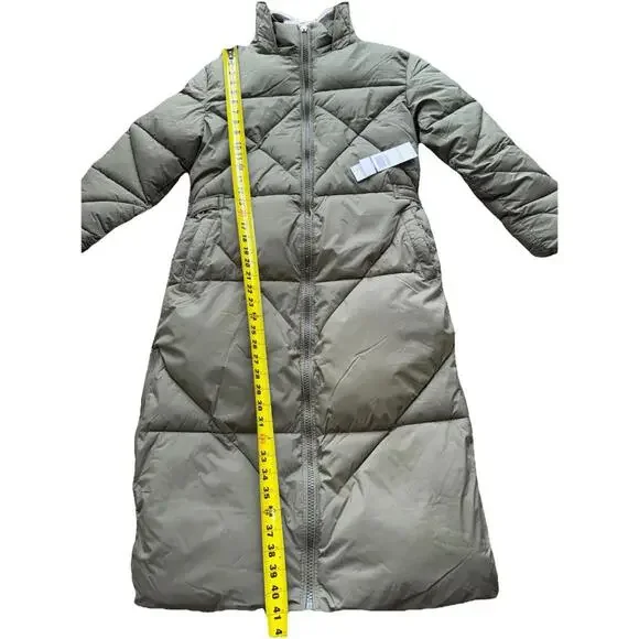 Nicole Miller New York quilted puffer jacket with a gold metallic Hood Sz Small